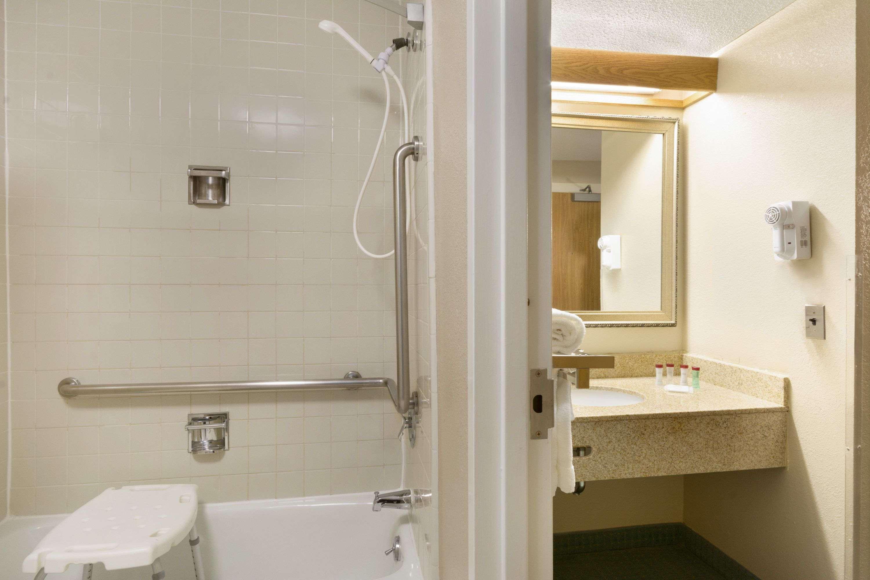 Hotel Ramada By Wyndham 2*