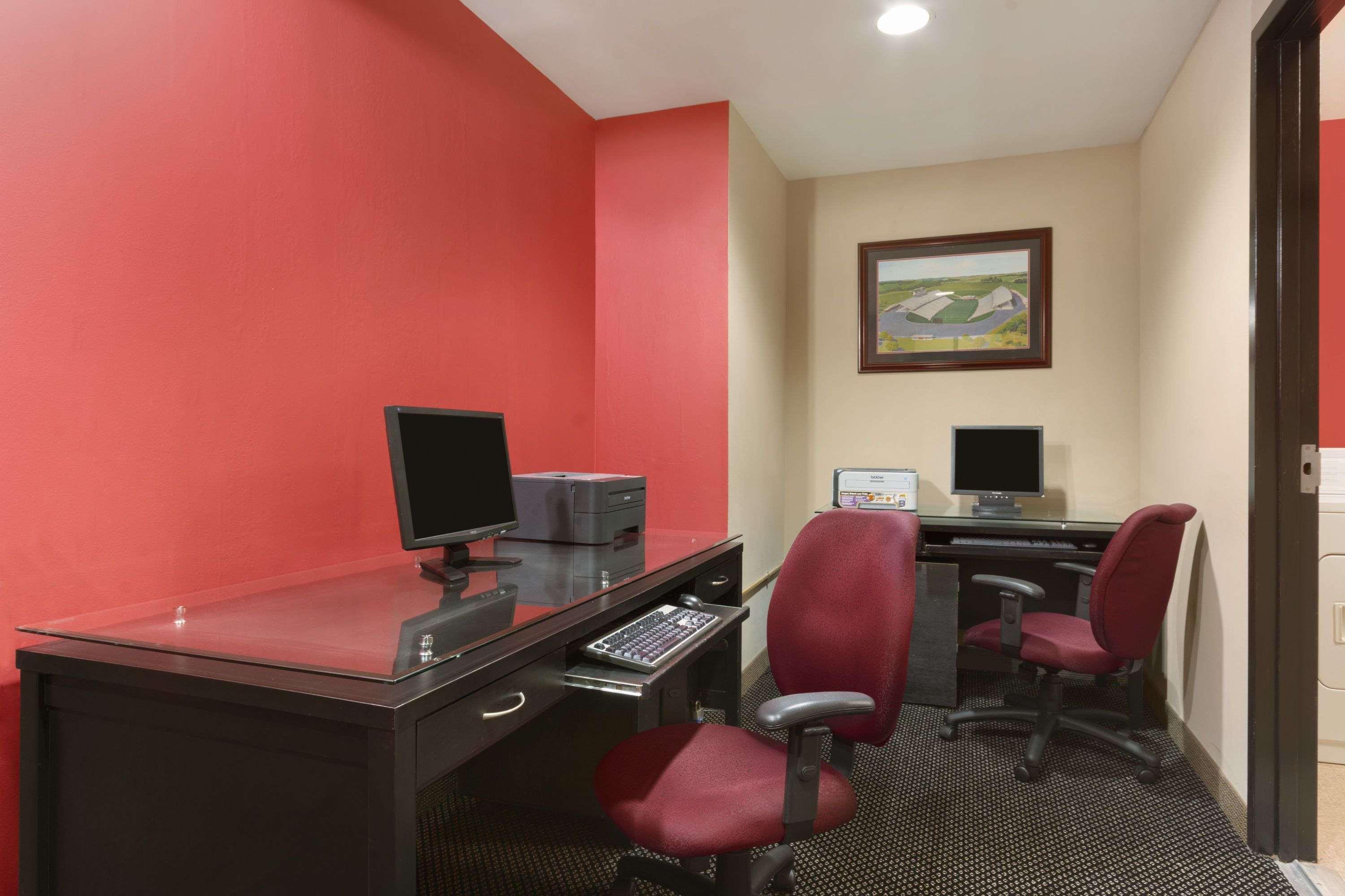Hotel Ramada By Wyndham Raleigh