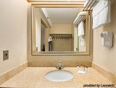 Ramada By Wyndham Hotel 2*